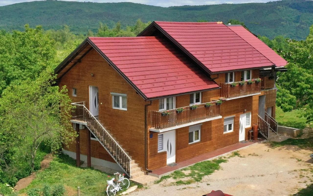 Apartments Laura Rakovica Exterior foto